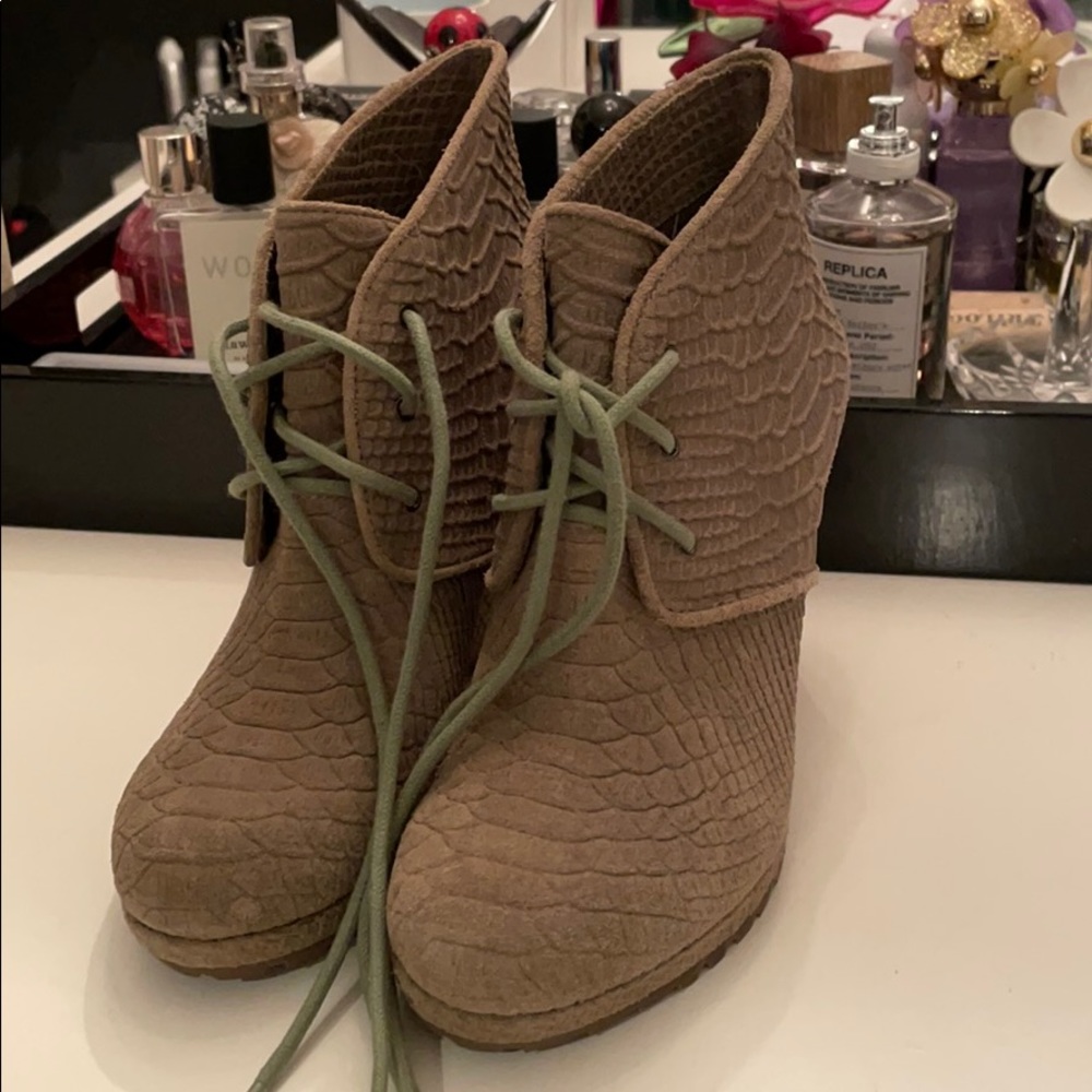 Lizard Texture Faux Suede Wedge Booties